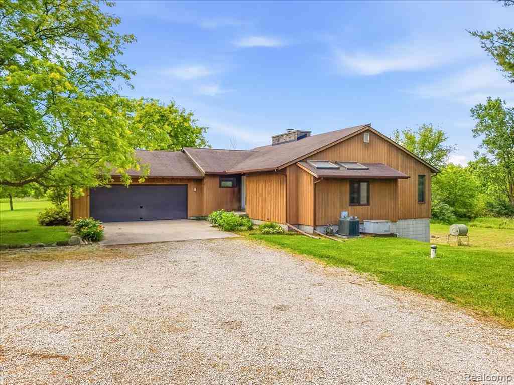 Homes For Sale - 2422 Forrister Drive <br/> Lenawee County, Adrian, MI 49221
