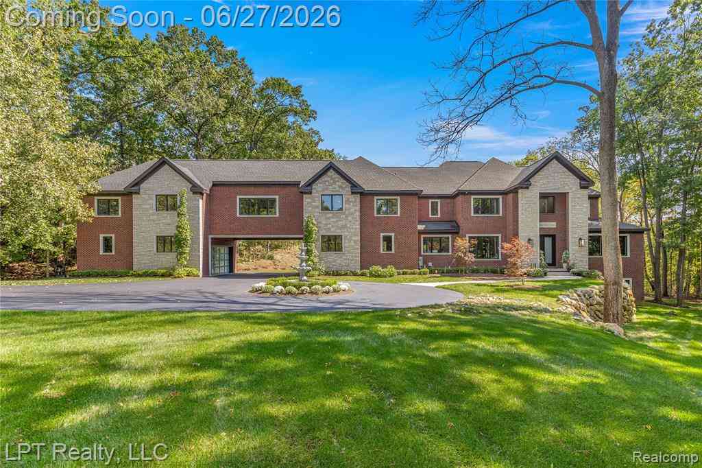 Homes For Sale - 5029 Forest Valley Drive <br/> Clarkston, MI 48348