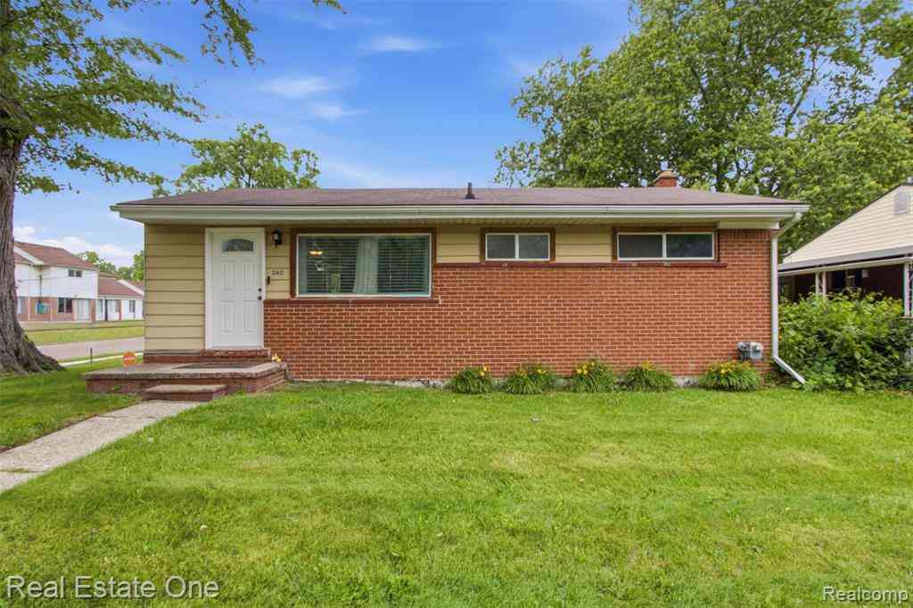 Homes For Sale - 340 W Hopkins Avenue <br/> Oakland County, Pontiac, MI 48340