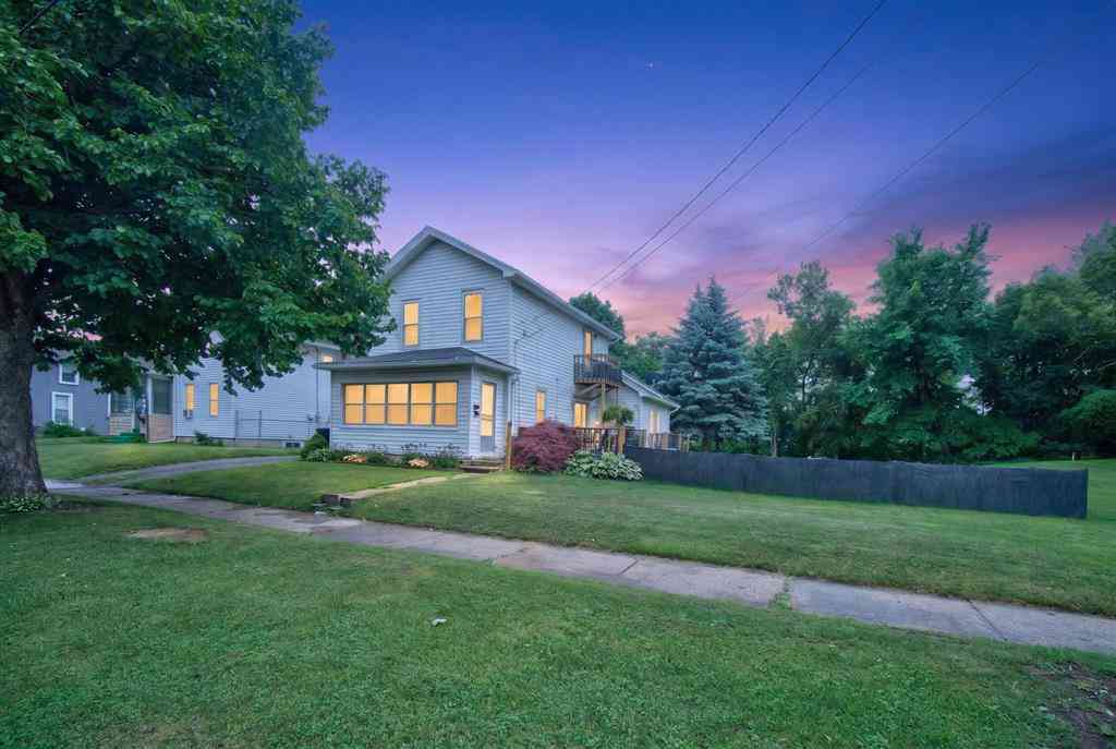 Homes For Sale - 663 Oakhill Avenue <br/> Jackson, MI 49201