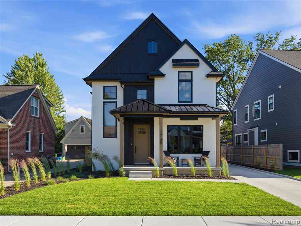 Homes For Sale - 1748 Banbury Street <br/> Birmingham, MI 48009