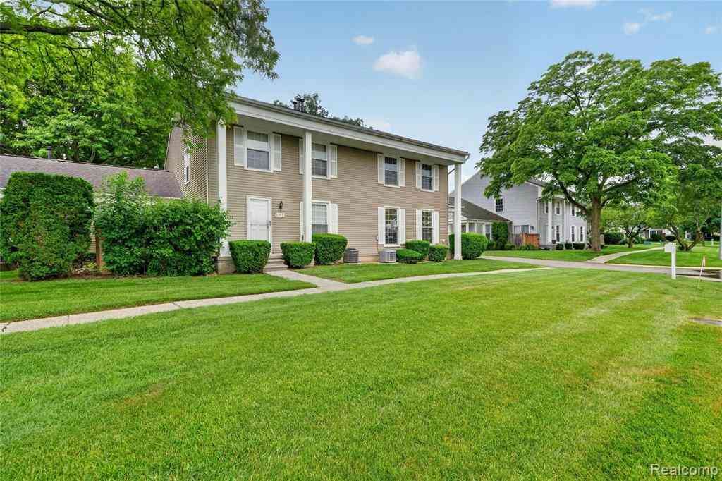Condo For Sale - 23435 Stonehenge Boulevard <br/> Novi, MI 48375