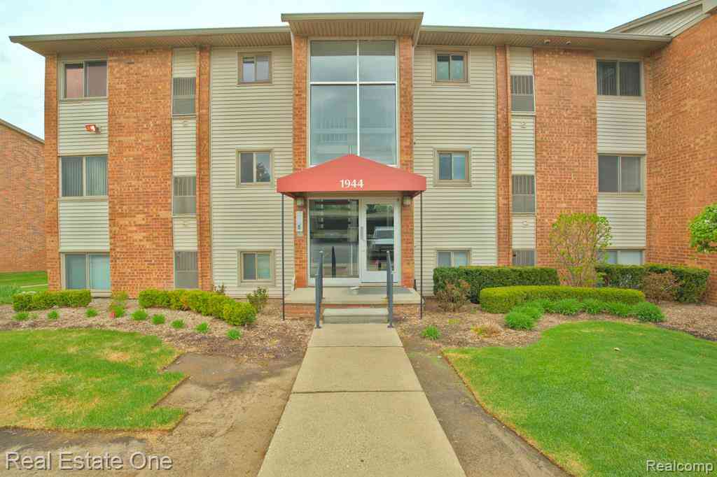 Condo For Rent - 1944 Klingensmith Road  #41<br/> Oakland County, Bloomfield Hills, MI 48302