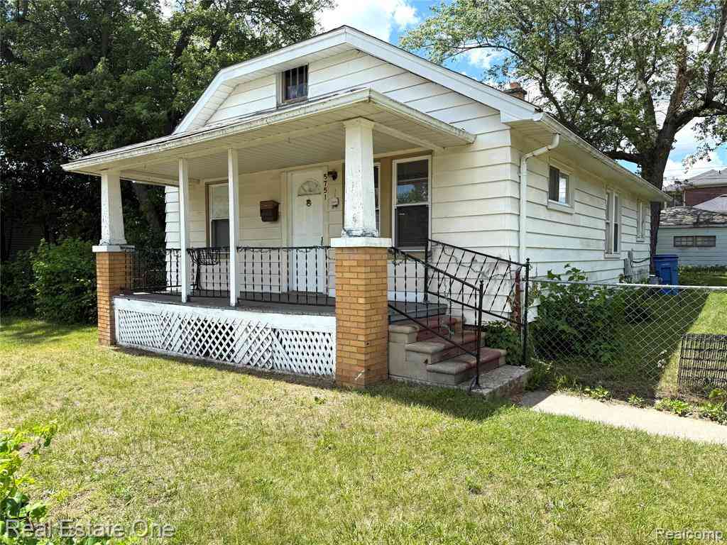 Homes For Rent - 5751 Drexel Street <br/> Dearborn Heights, MI 48127