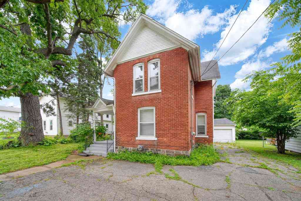 Homes For Sale - 521 W Ganson Street <br/> Jackson, MI 49201