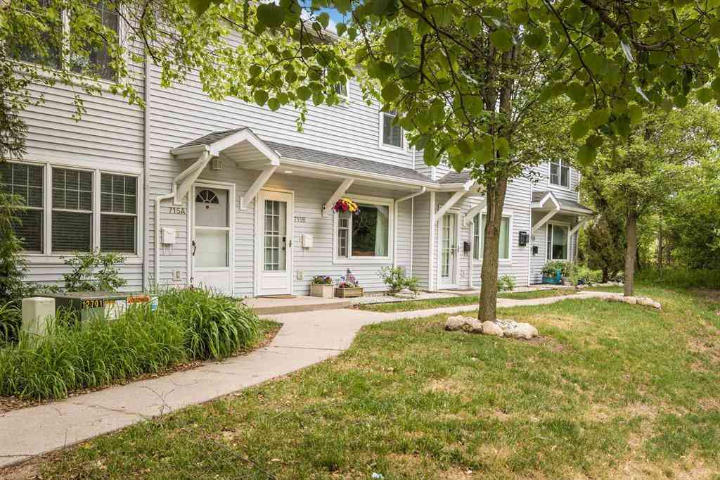 Condo For Sale - 715 Lake Avenue <br/> Traverse City, MI 49684