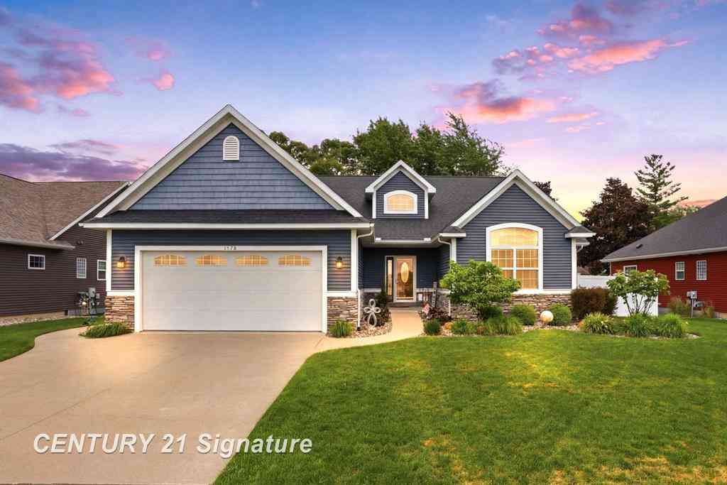 Homes For Sale - 5178 Pebblestone Lane <br/> Saginaw, MI 48603