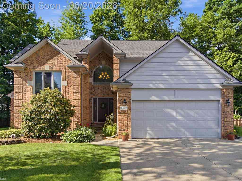 Homes For Sale - 18036 N Lauren Drive <br/> Clinton Township, MI 48038