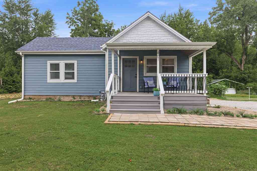 Homes For Sale - 401 N Elm Street <br/> Three Oaks, MI 49128