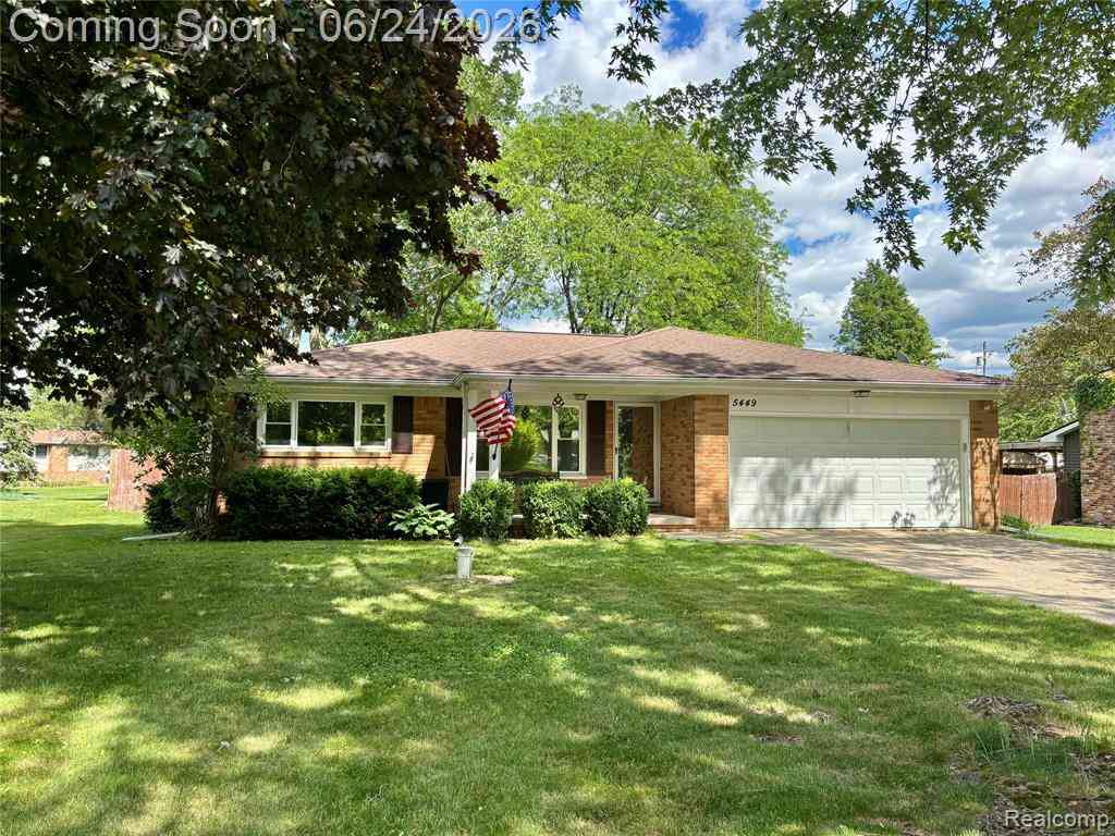 Homes For Sale - 5449 S Genesee Road <br/> Grand Blanc, MI 48439
