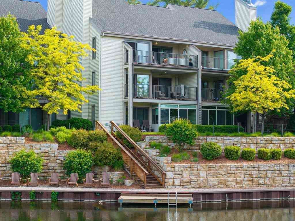 Condo For Sale - 240 Washington Street <br/> Traverse City, MI 49684