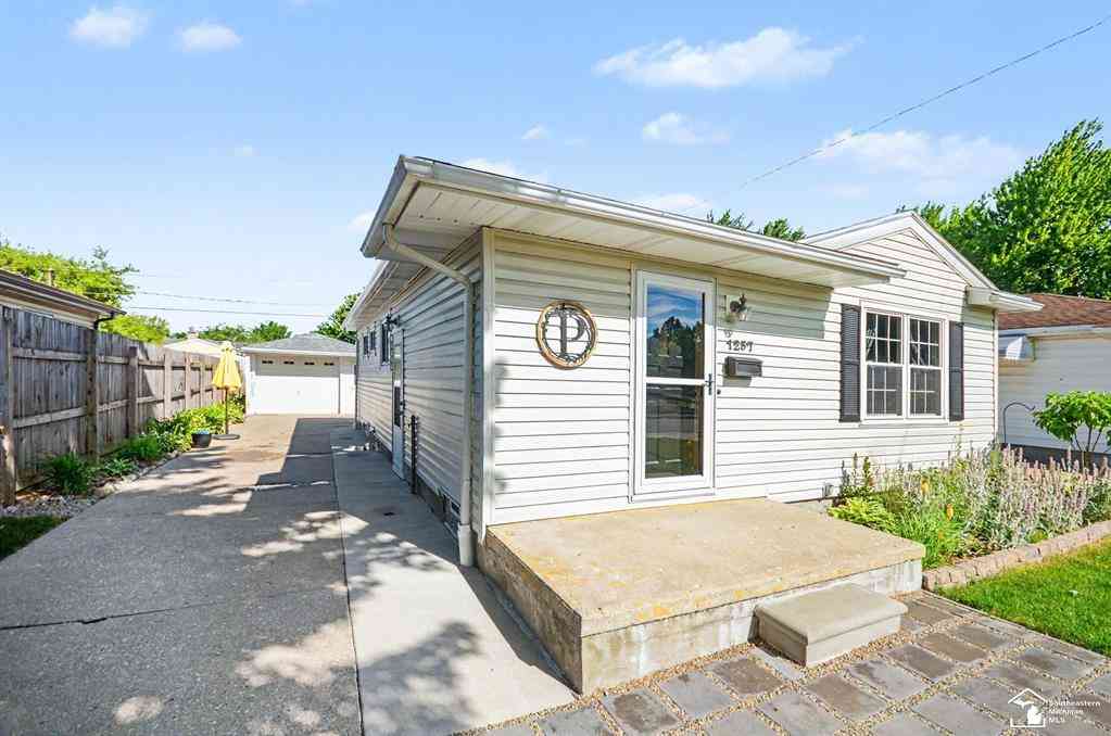Homes For Sale - 1257 Maple Avenue <br/> Monroe, MI 48162