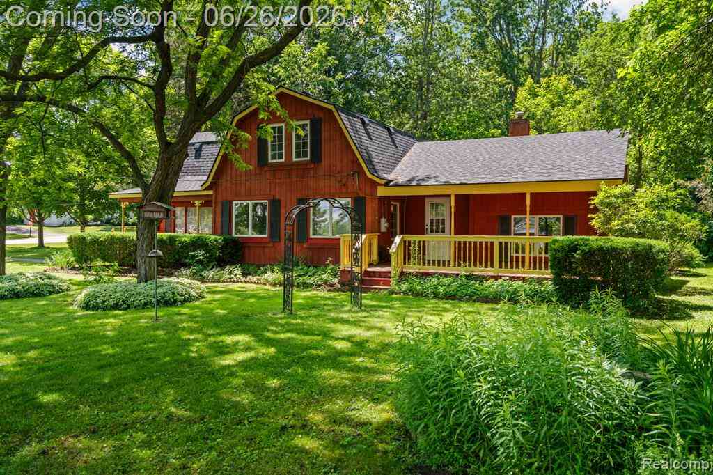 Homes For Sale - 514 Lake Street <br/> Howell, MI 48843