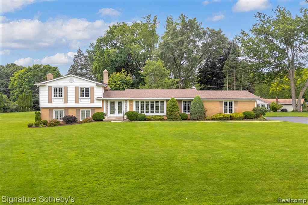Homes For Sale - 6851 Meath Hunt Circle <br/> Troy, MI 48098