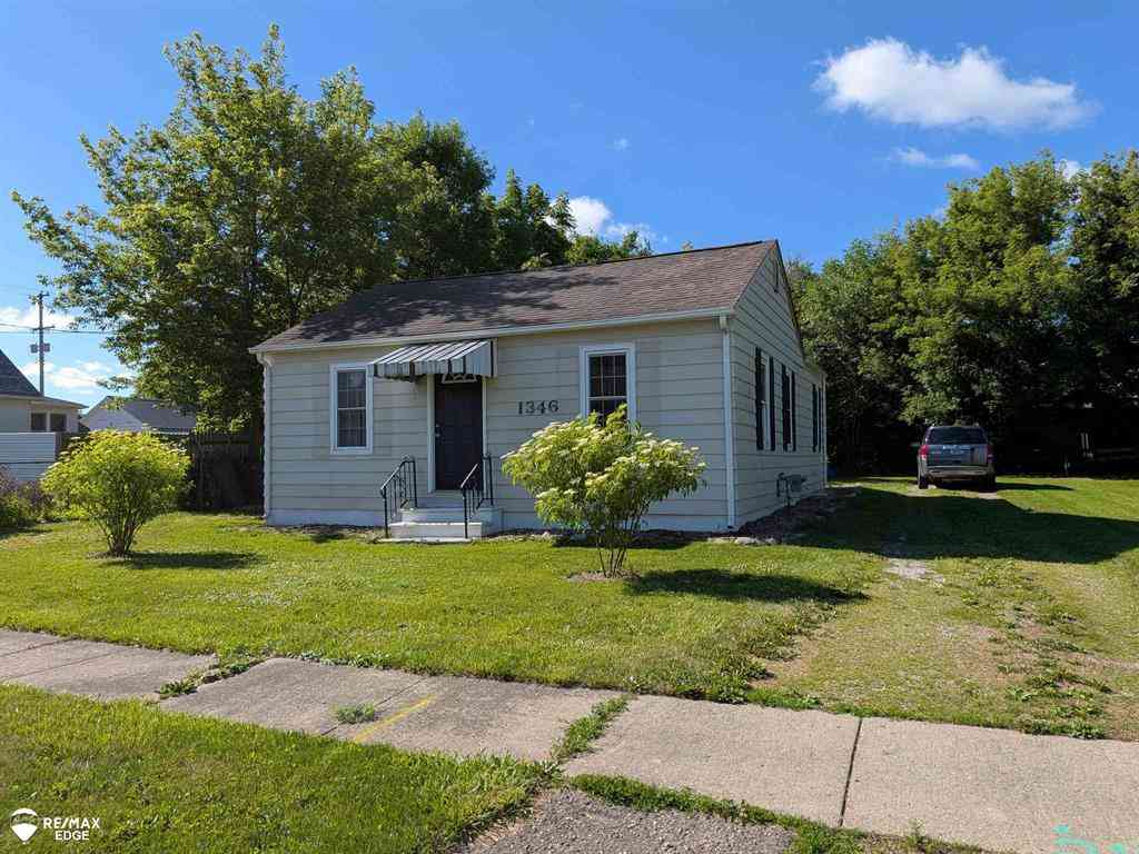 Homes For Sale - 1346 Connell Street <br/> Burton, MI 48529