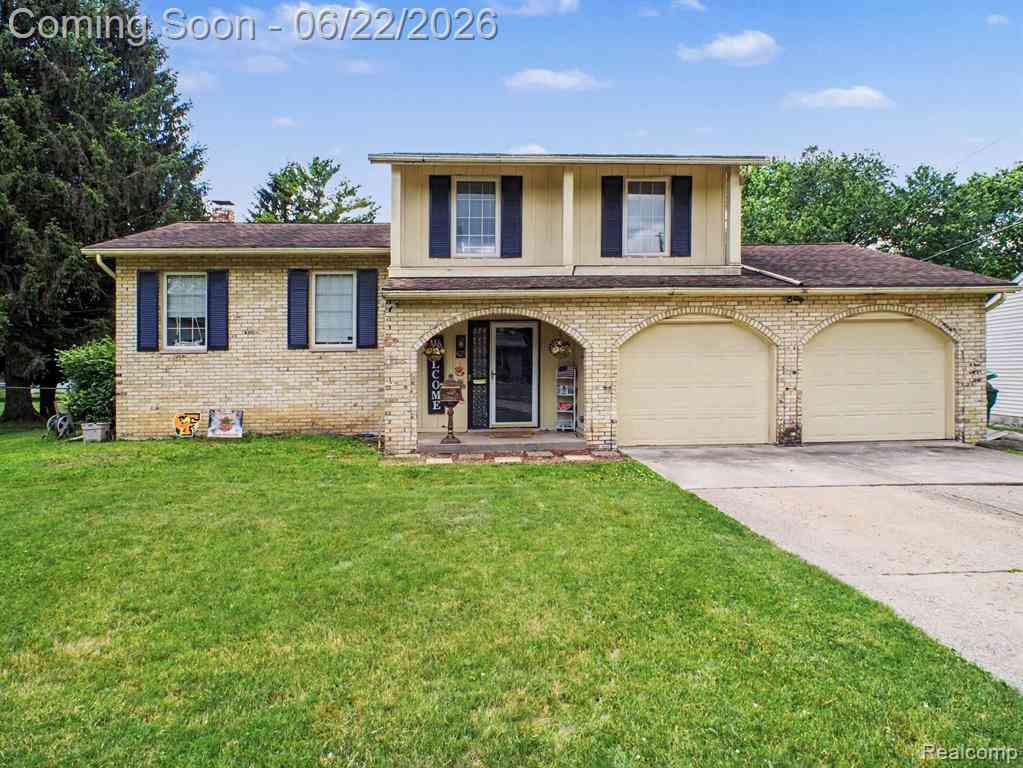Homes For Sale - 428 Carrie Drive <br/> Flushing, MI 48433