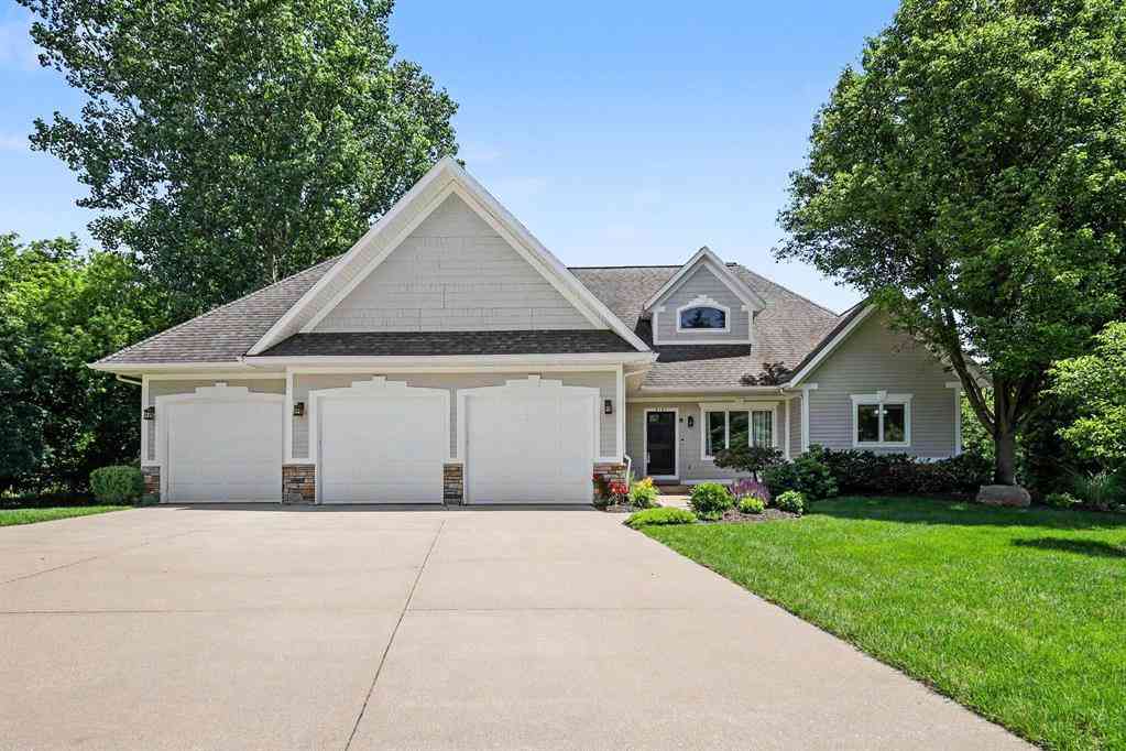 Homes For Sale - 3404 Glenstone Court Se SE #18<br/> Grand Rapids, MI 49546