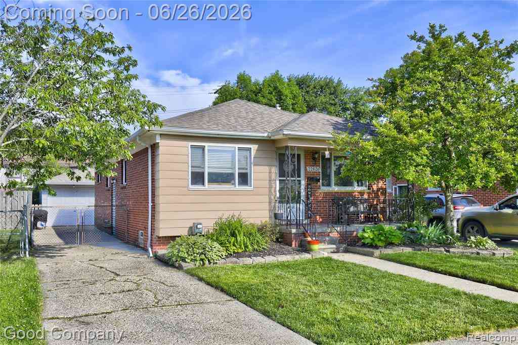 Homes For Sale - 22626 Harmon Street <br/> Saint Clair Shores, MI 48080