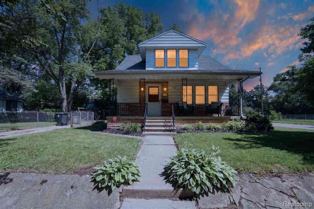Homes For Sale - 702 Leland Street <br/> Flint, MI 48507