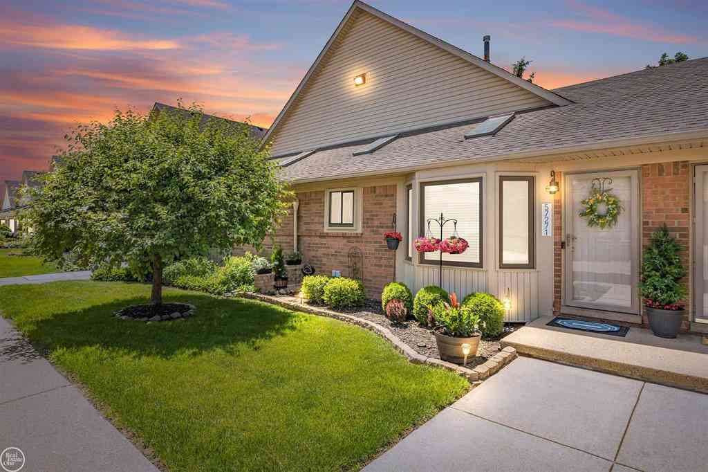 Condo For Sale - 57271 Silver Maple Drive <br/> Washington, MI 48094