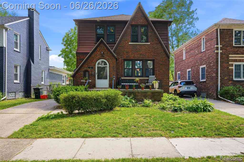 Homes For Sale - 461 Manor Street <br/> Wayne County, Grosse Pointe Farms, MI 48236