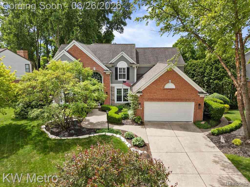 Homes For Sale - 1393 Lake Shore Boulevard <br/> Lake Orion, MI 48362
