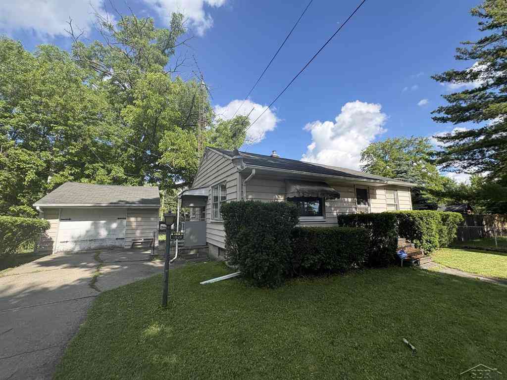 Homes For Sale - 1820 Hill Street <br/> Saginaw, MI 48602