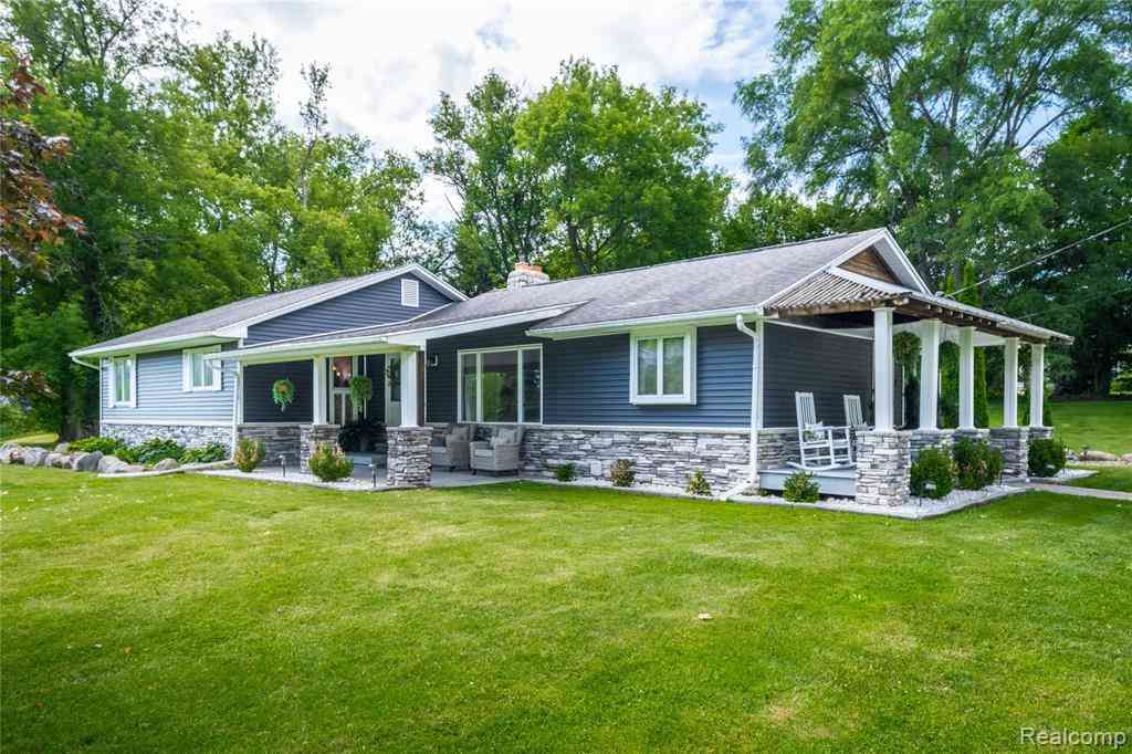 Homes For Sale - 4418 N Gale Road <br/> Genesee County, Davison, MI 48423