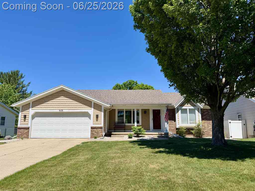 Homes For Sale - 945 Pembroke Street Se SE<br/> Grand Rapids, MI 49508