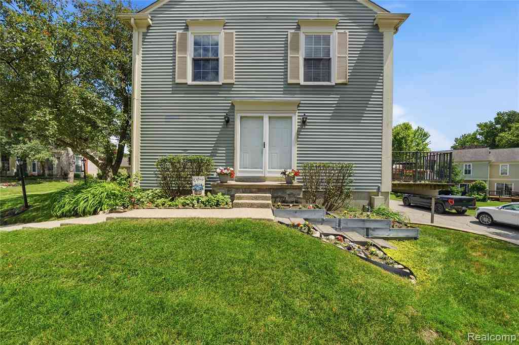 Condo For Sale - 1319 Wagon Wheel Lane <br/> Rochester, MI 48306