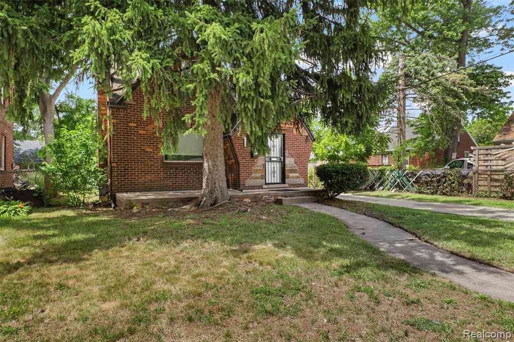 Homes For Sale - 17717 Avon Avenue <br/> Detroit, MI 48219
