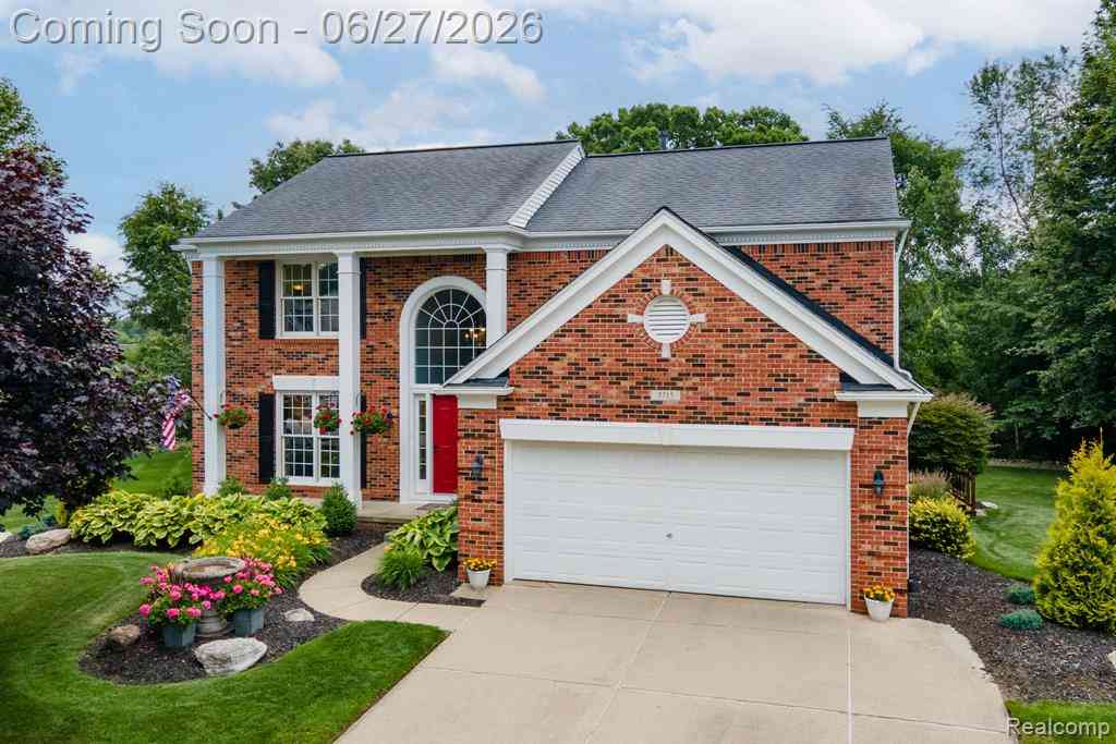Homes For Sale - 3715 Rolling Hills Court <br/> Lake Orion, MI 48359