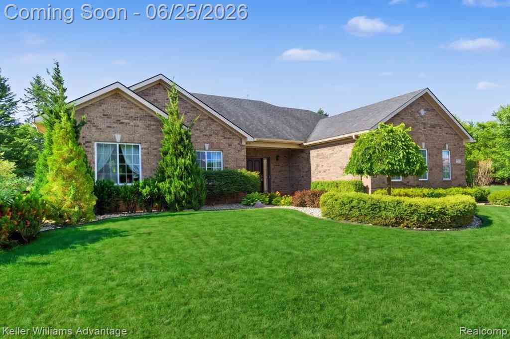 Homes For Sale - 54525 Brentwood Drive <br/> South Lyon, MI 48178
