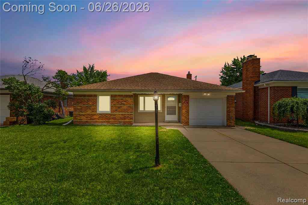 Homes For Sale - 1075 12th Street <br/> Wyandotte, MI 48192