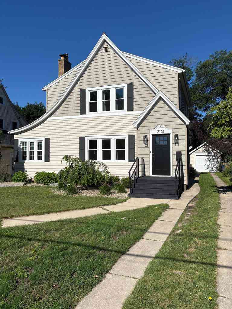 Homes For Sale - 2131 Union Avenue Se SE<br/> Grand Rapids, MI 49507