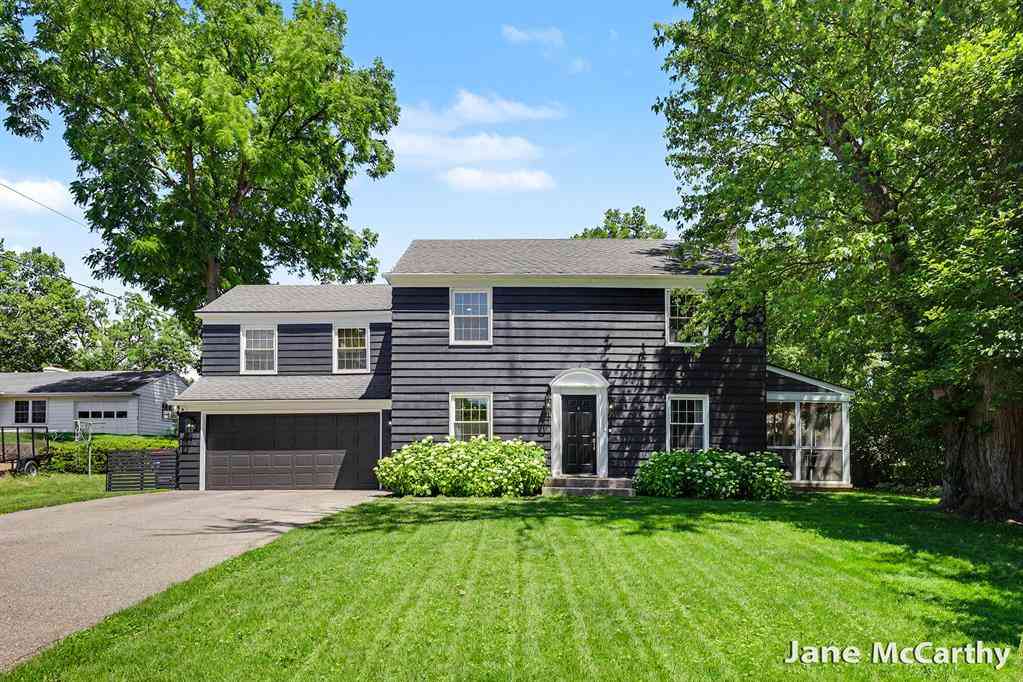 Homes For Sale - 344 Baltimore Drive Ne NE<br/> Grand Rapids, MI 49503