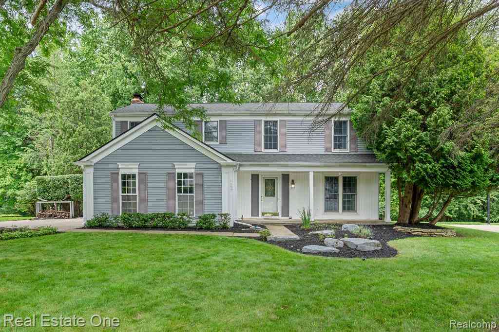 Homes For Sale - 1377 Barneswood Lane <br/> Oakland County, Rochester, MI 48306