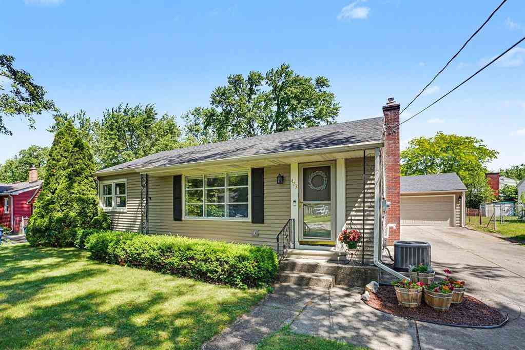 Homes For Sale - 423 E Glenguile Street <br/> Kalamazoo, MI 49004