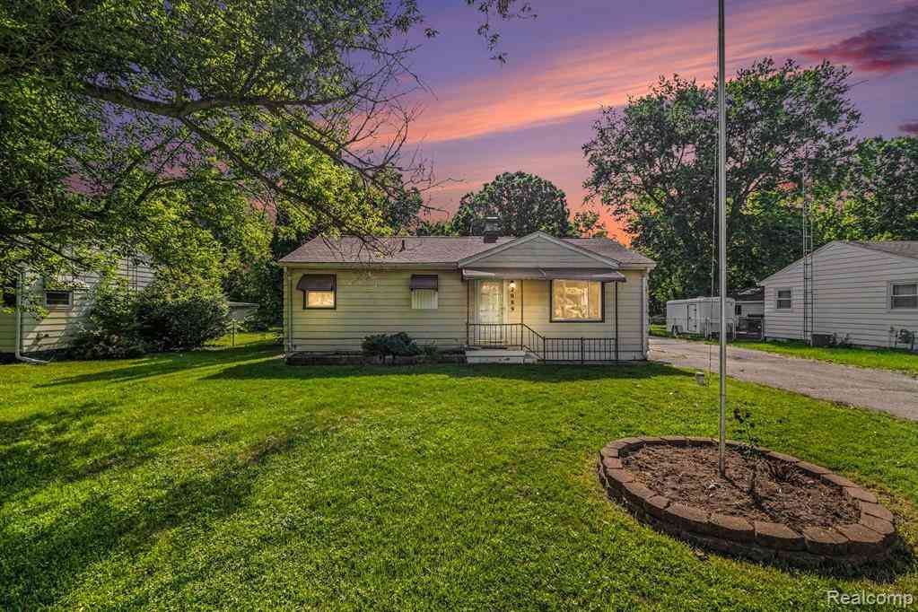 Homes For Sale - 2089 Christner Street <br/> Burton, MI 48519