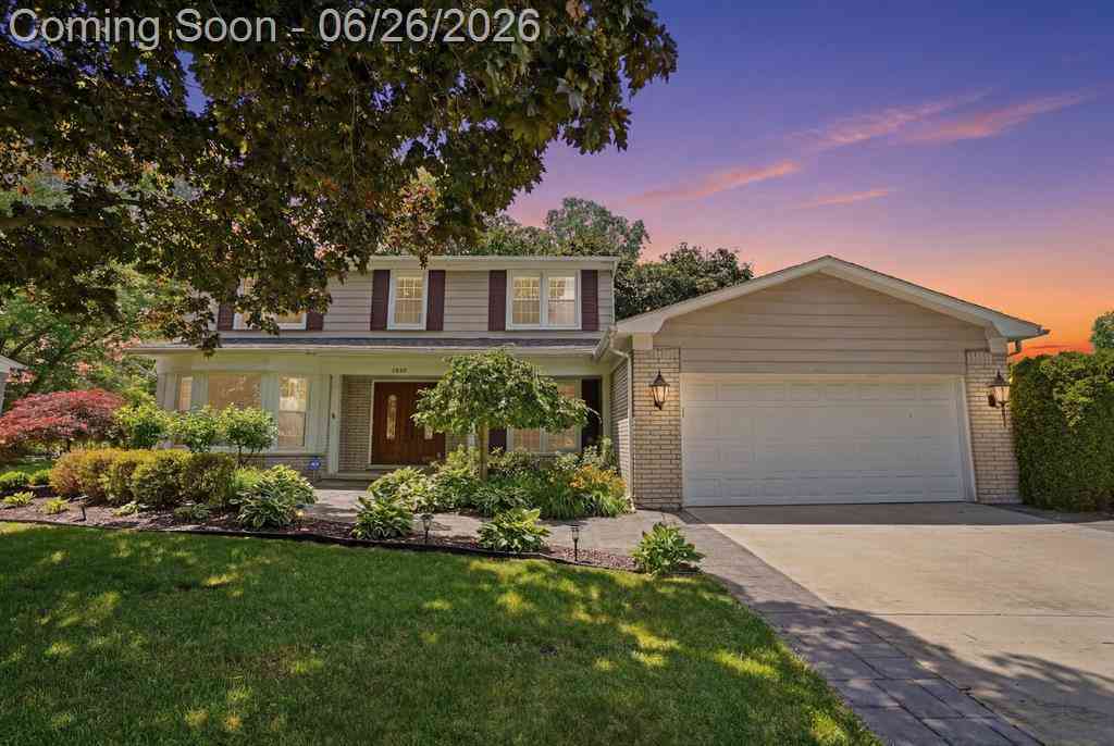 Homes For Sale - 1810 Hickory Bark Lane <br/> Bloomfield Hills, MI 48304