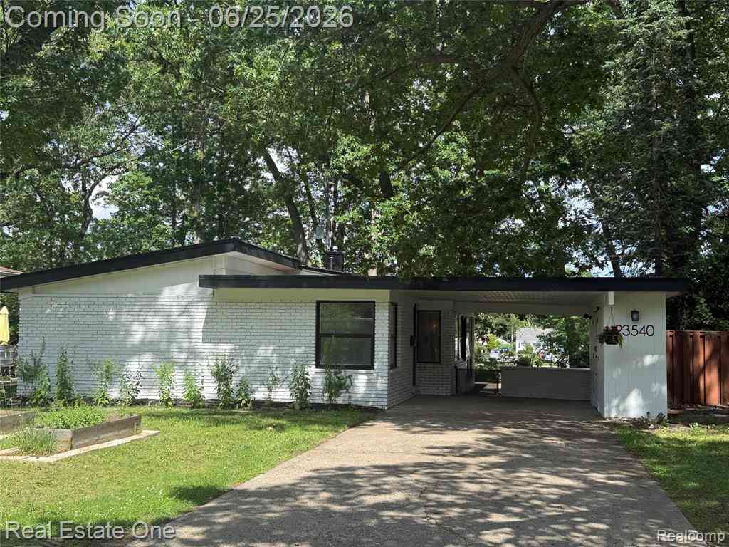 Homes For Sale - 23540 Majestic  <br/> Oak Park, MI 48237