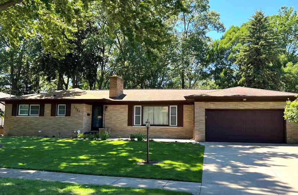 Homes For Sale - 3031 Country Club Drive <br/> Muskegon, MI 49441
