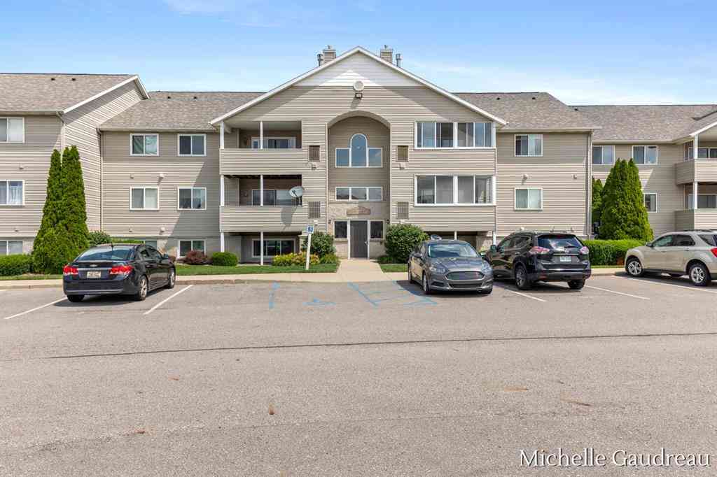 Condo For Sale - 8362 N Jasonville Court Se SE<br/> Caledonia, MI 49316