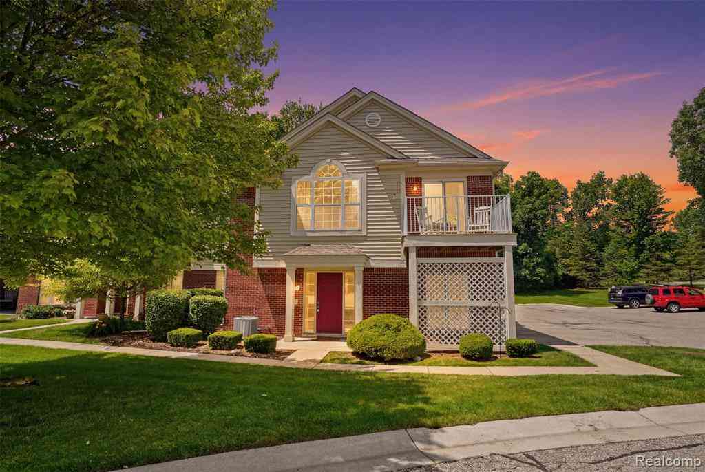 Condo For Sale - 1668 Deepwood Circle <br/> Rochester, MI 48307