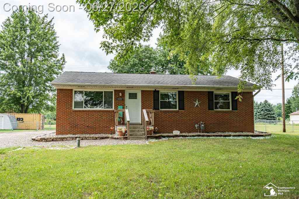 Homes For Sale - 14454 Dixon Road <br/> Monroe County, Dundee, MI 48131
