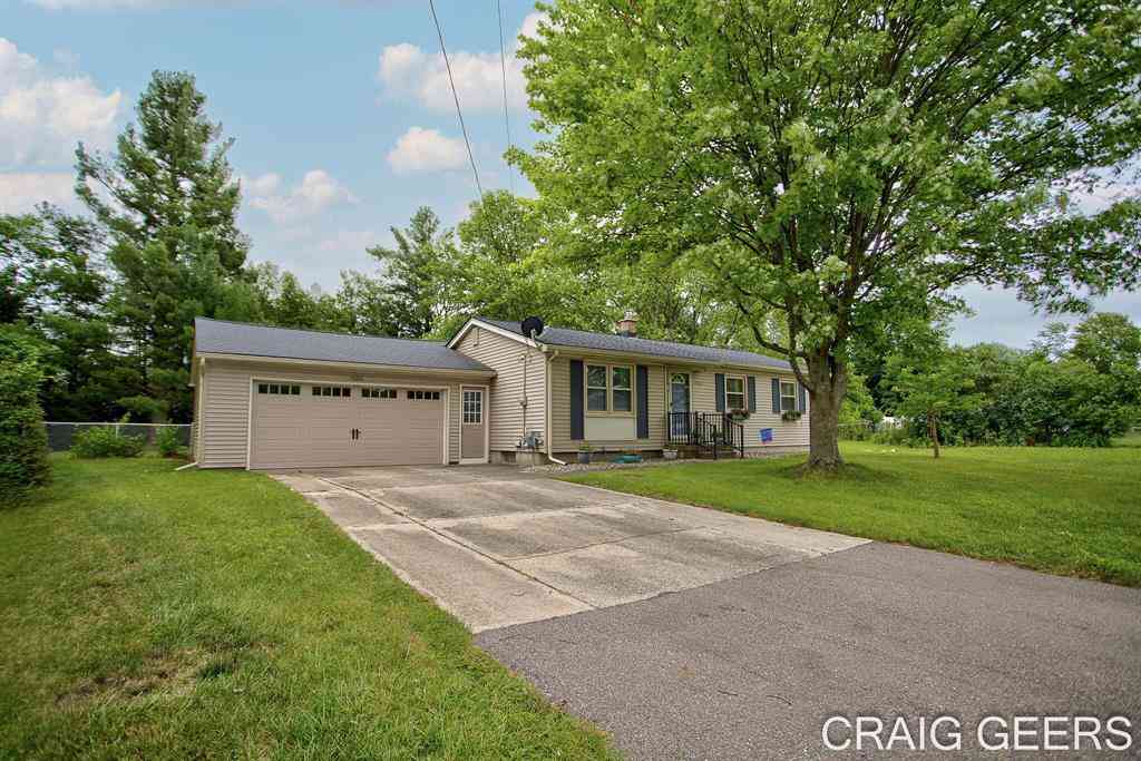 Homes For Sale - 2864 Mustang Court Ne NE<br/> Grand Rapids, MI 49525