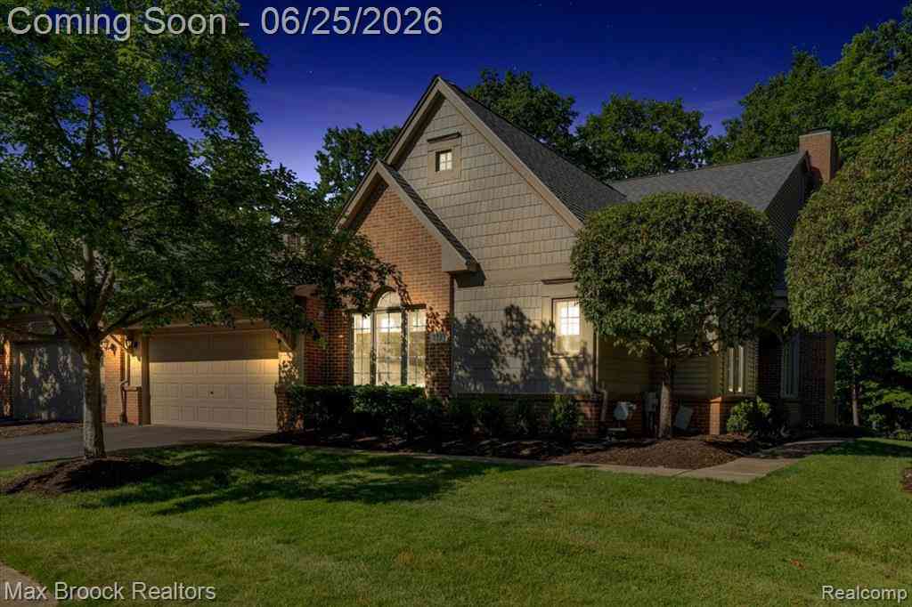Condo For Sale - 7330 Crackling Creek Circle  #4<br/> West Bloomfield, MI 48322