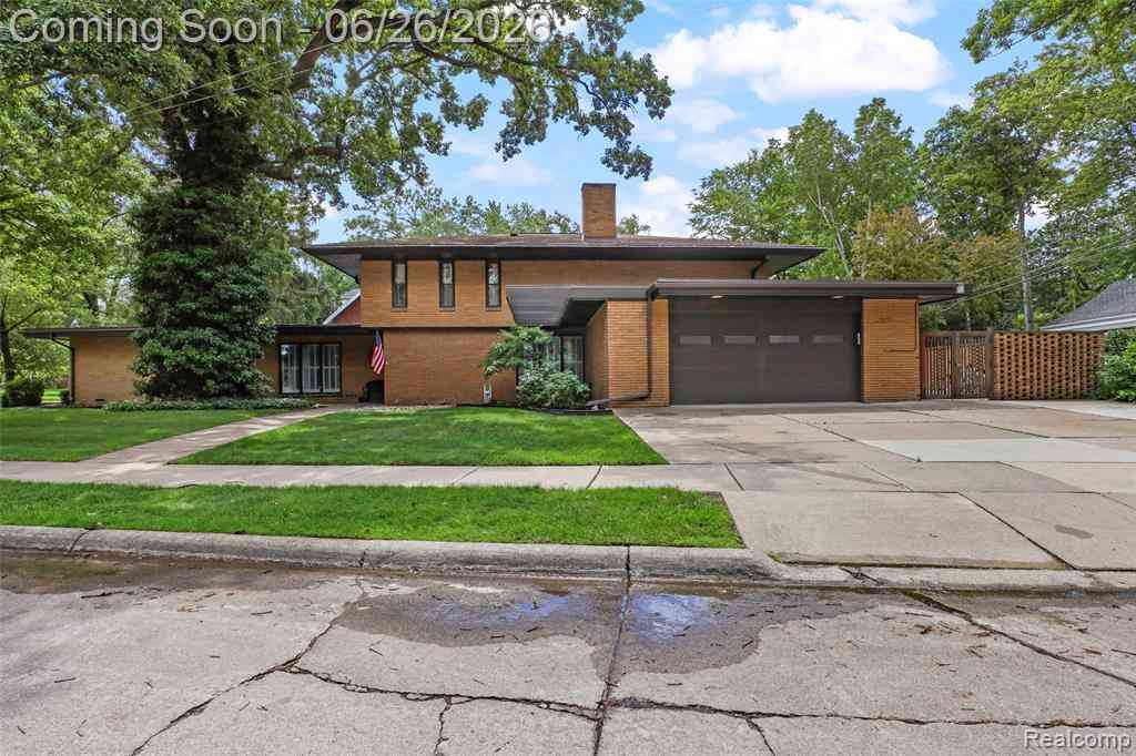 Homes For Sale - 1427 Vinsetta Boulevard <br/> Royal Oak, MI 48067