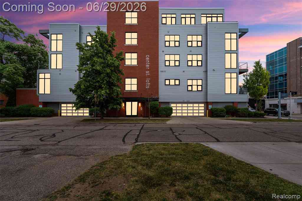 Condo For Sale - 100 N Center Street  #404<br/> Royal Oak, MI 48067
