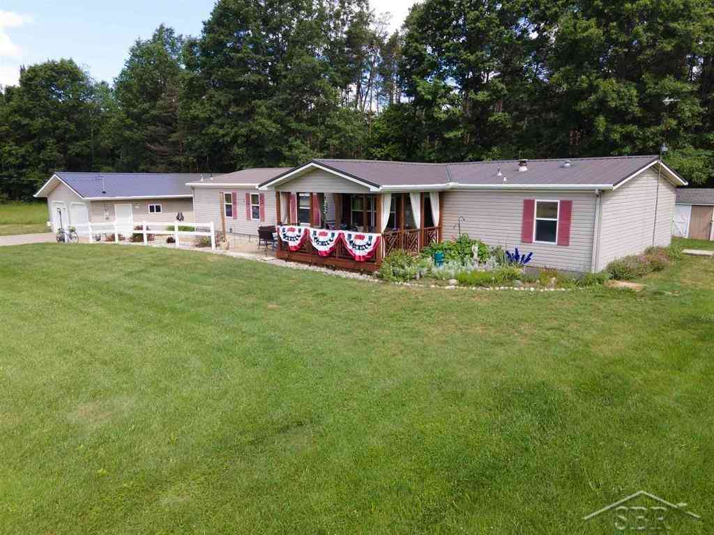 Homes For Sale - 2202 W Huckleberry Road <br/> Midland County, Sanford, MI 48657